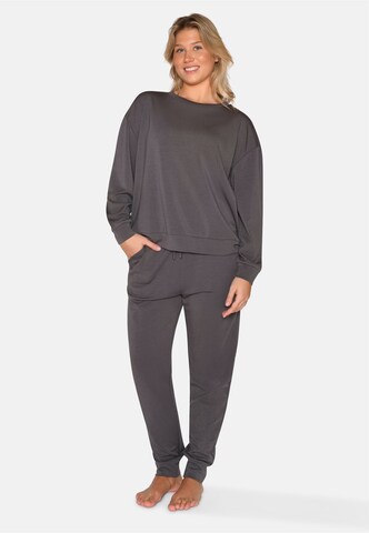 CC DK - Camiseta para dormir 'Svea' en gris: frente