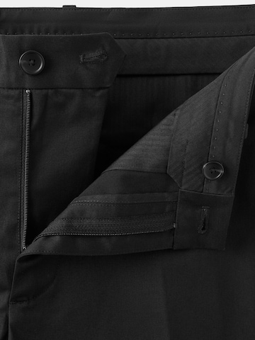 Regular Pantaloni cu dungă 'DUBLINO' de la MANGO MAN pe negru