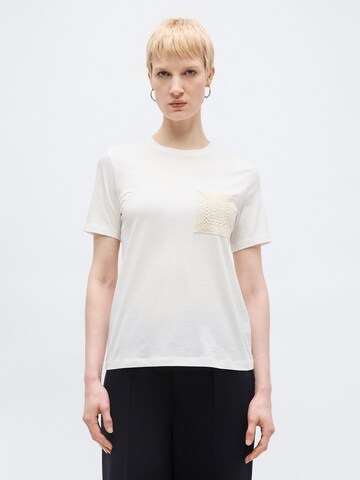 T-shirt Only Tall en blanc : devant