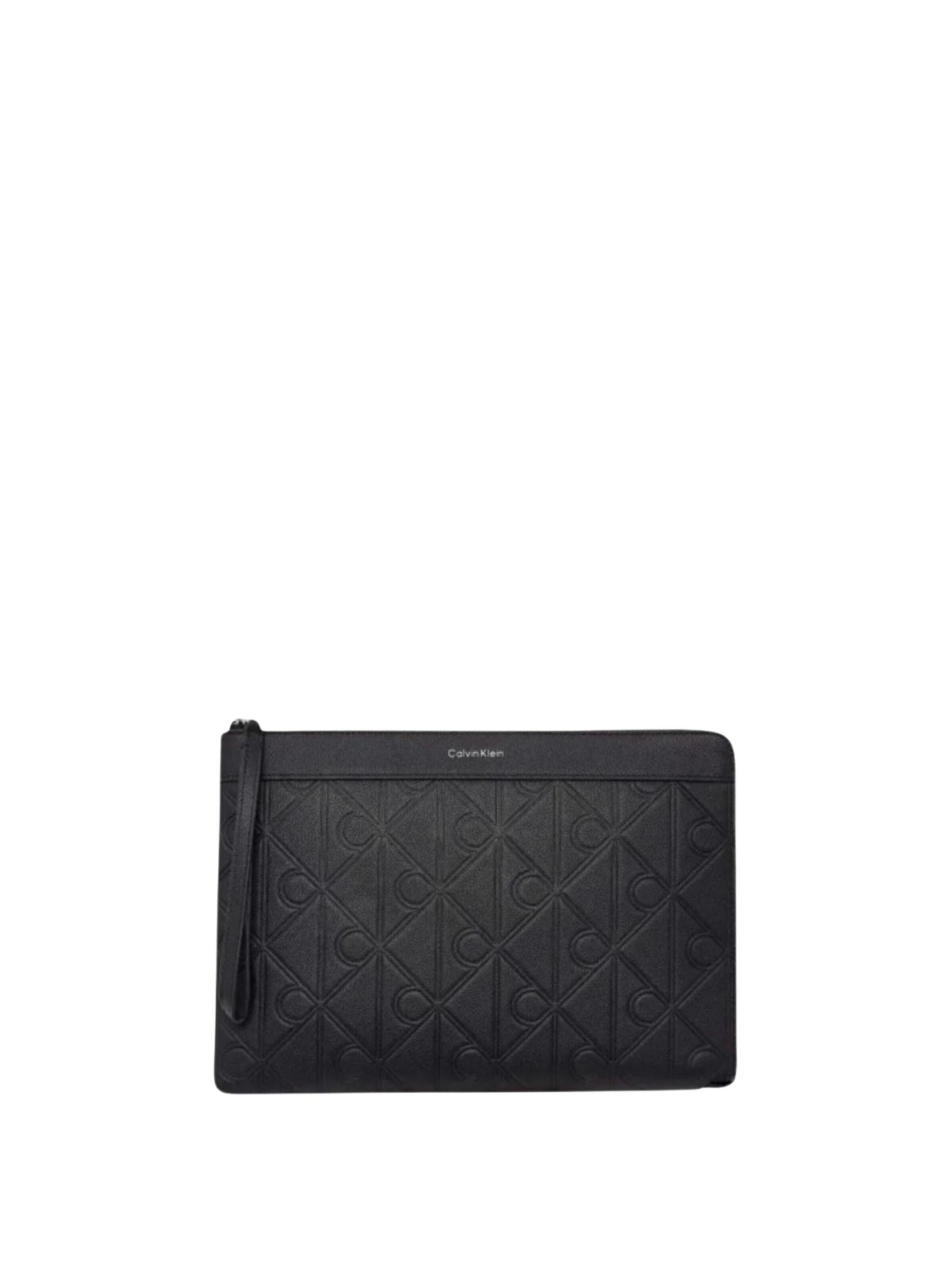 Calvin Klein - Cartera maletín 'CALVIN KLEIN XL EMBLEM AOP EMBOSS MEDIUM ZIP BORSA' en negro: frente