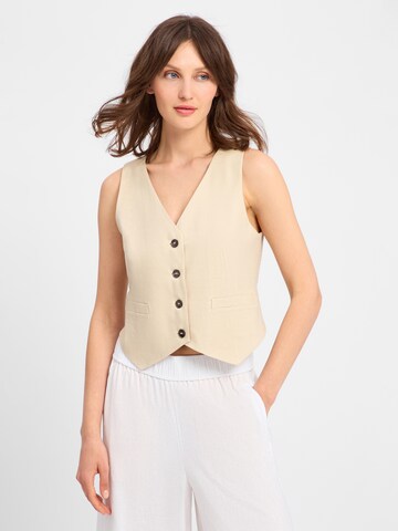 Marie Lund Vest in Beige: front