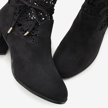 LASCANA Ankle Boots in Black