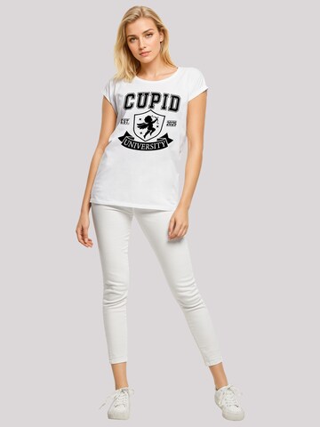 T-shirt 'Cupid University Valentinstag' F4NT4STIC en blanc