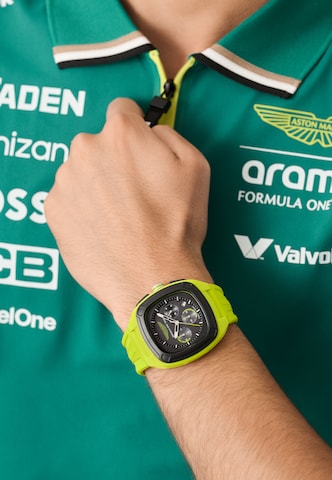 Montre à affichage analogique 'Ovr W' Aston Martin en vert