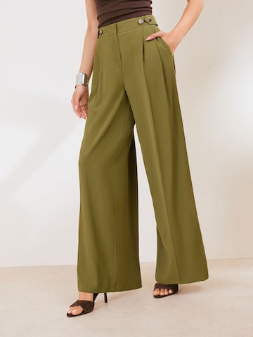 Friends Like These - Pierna ancha Pantalón plisado 'Essentials' en verde: frente