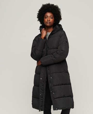 Manteau d’hiver Superdry en noir : devant