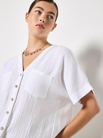 Apricot Blouse in White