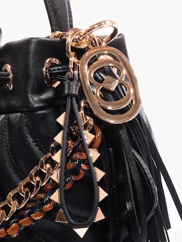 La Carrie Pouch in Black