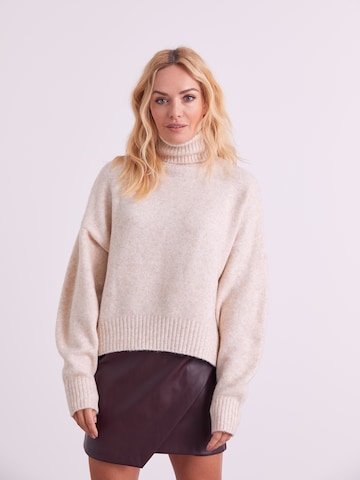 Pull-over 'Nala' ABOUT YOU x Iconic by Tatiana Kucharova en beige : devant