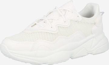 Missguided Sneakers in White: front