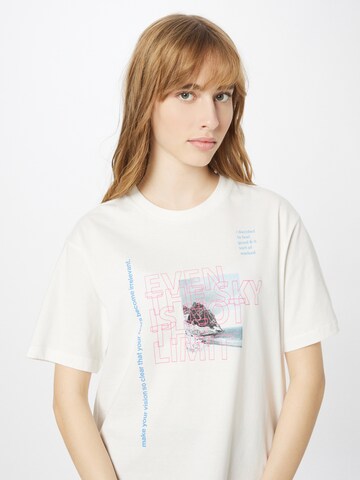 Tricou de la s.Oliver pe alb