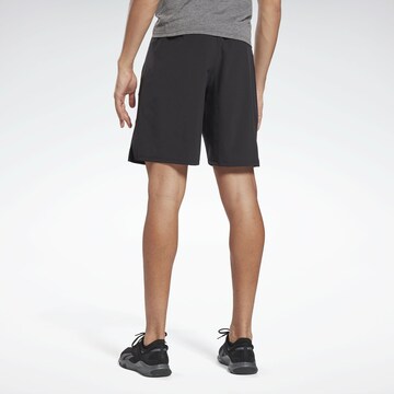 Reebok Regular Sportshorts in Schwarz