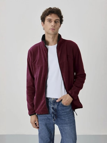 Tommy Life Jacke in Rot: Vorderseite