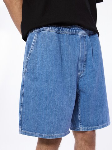 Pull&Bear Loosefit Shorts in Blau