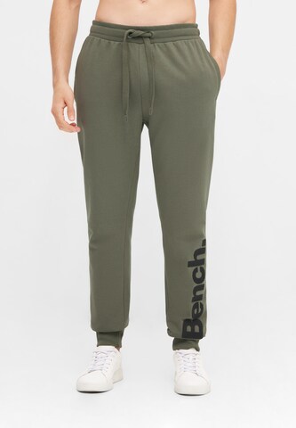 BENCH Regular Pants in Green: front