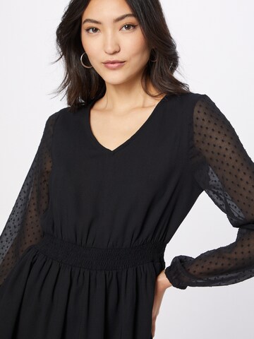 Robe 'Hellen' ABOUT YOU en noir