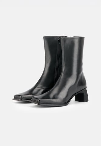 VAGABOND SHOEMAKERS Μποτάκι 'ELVINA' σε μαύρο