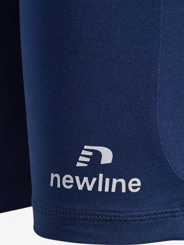 Newline Skinny Shorts in Blau