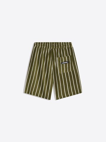Bershka Regular Broek in Groen