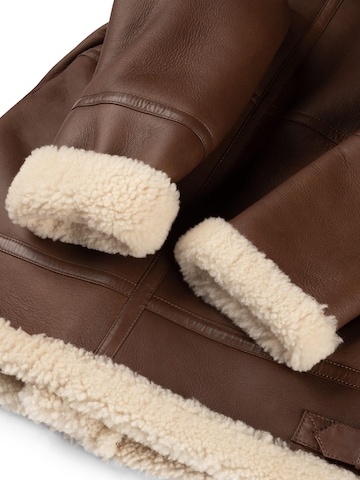 CYCAS D'OR - Chaqueta de invierno 'HUNTER SHEARLING HERITAGE' en marrón