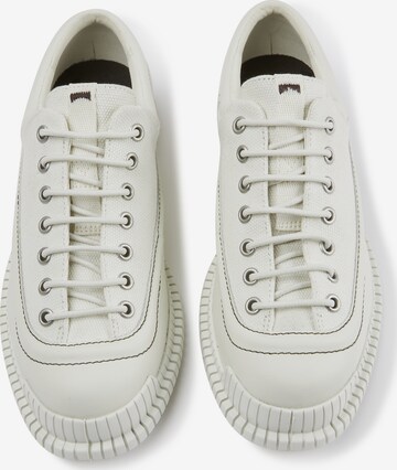 Chaussure à lacets CAMPER en blanc