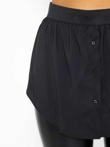 SASSYCLASSY Skirt in Black