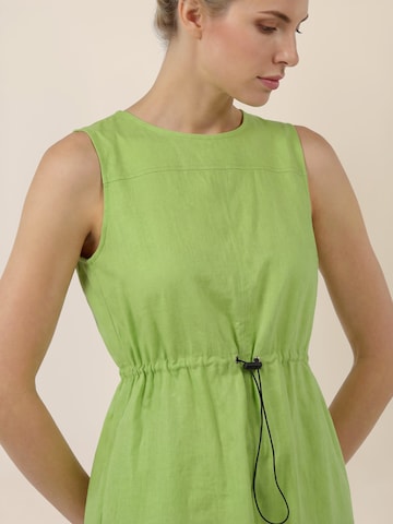APART Kleid in Grün