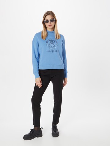 TOMMY HILFIGER Sweatshirt in Blau