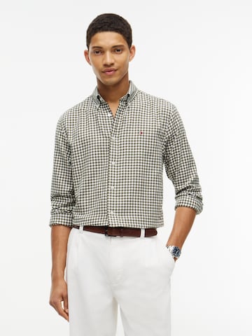 TOMMY HILFIGER Regular Fit Paita värissä vihreä: etupuoli