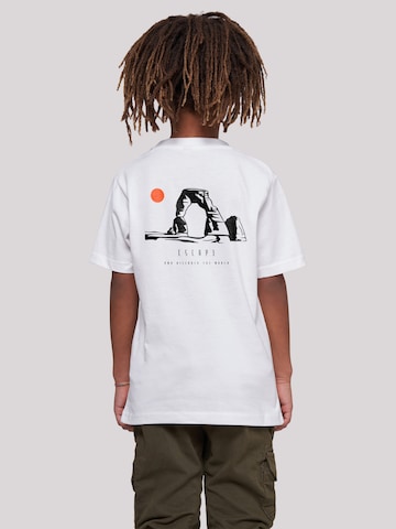 T-Shirt 'Escape Discover the World' F4NT4STIC en blanc