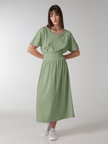 DEHA Dress in Green: front