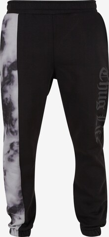 Thug Life Tapered Broek in Zwart: voorkant