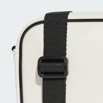 Borsa a tracolla 'Adicolor Classic' di ADIDAS ORIGINALS in bianco