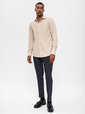 Antioch - Ajuste regular Camisa en beige