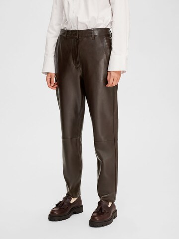 SELECTED FEMME Tapered Pants in Brown: front