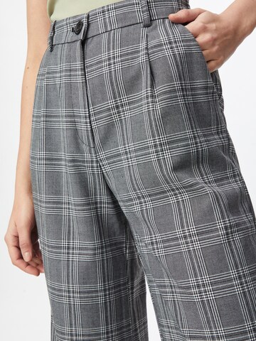 Wide leg Pantaloni de la Tally Weijl pe gri