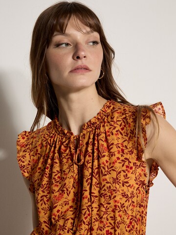 Apricot Dress ' ' in Yellow