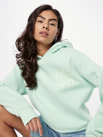 Gina Tricot Sweatshirt 'Milo' in Grün