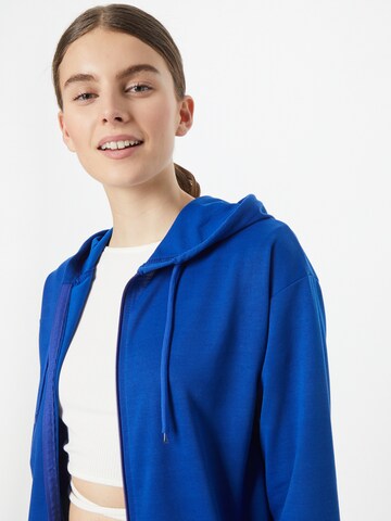 Trendyol Sweatjacke in Blau