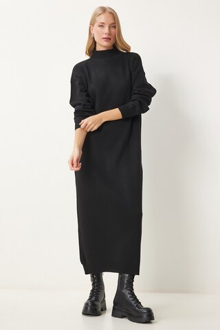 Rochie tricotat de la Happiness İstanbul pe negru