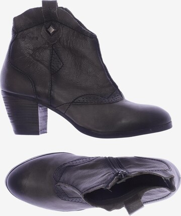 bugatti Dress Boots in 37 in Grey: front