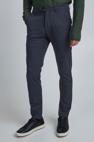 !Solid Tapered Chino 'TOFred' in Blauw: voorkant