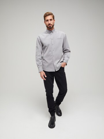 ABOUT YOU x Kevin Trapp Regular fit Button Up Shirt 'Jonte' in Grey