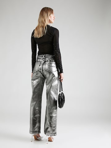 Nasty Gal Lużny krój Jeansy w kolorze srebrny