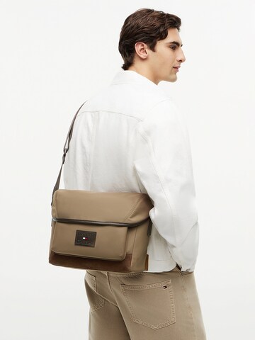 Sac à bandoulière 'Heritage' TOMMY HILFIGER en marron