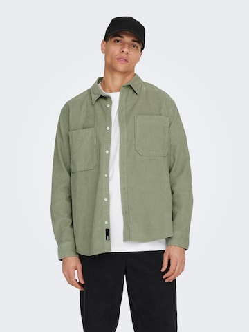 Coupe regular Chemise 'Alp' Only & Sons en vert : devant