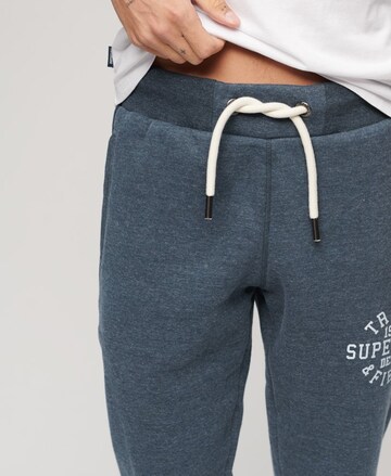 Effilé Pantalon Superdry en bleu