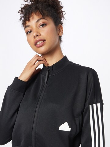 ADIDAS SPORTSWEAR - Sudadera con cremallera deportiva en negro