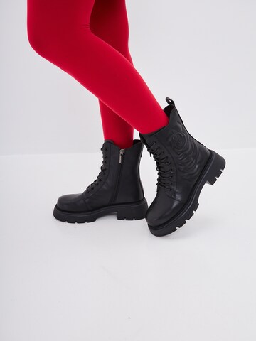 Bottines CESARE GASPARI en noir : devant