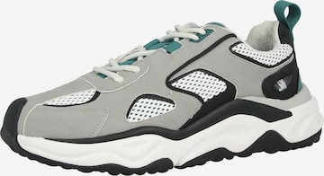 Sneaker low 'Serpent' de la STEVE MADDEN pe gri: față